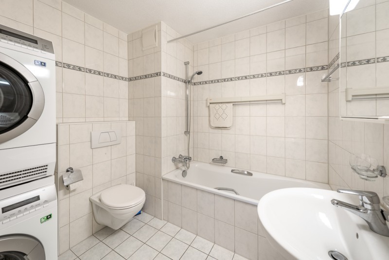 Badezimmer mit Waschturm