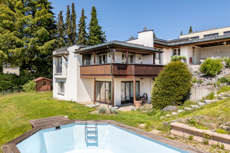 7.5-Zimmer-Einfamilienhaus mit Pool